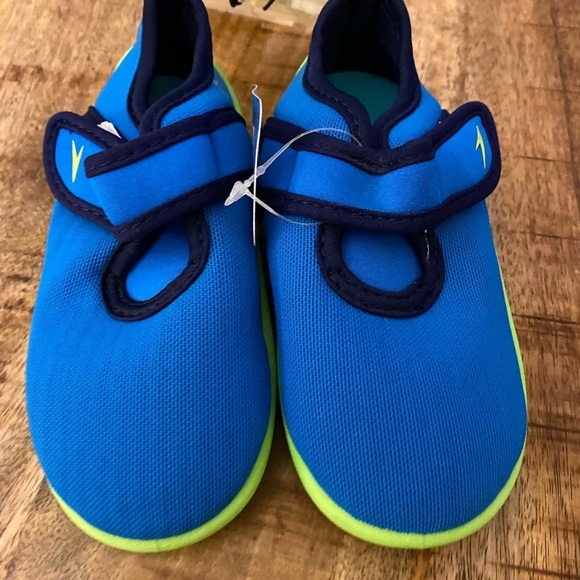 Speedo boys size medium 7-8 boys water swim rubber shoes NEW NWT Blue green - Picture 5 of 5